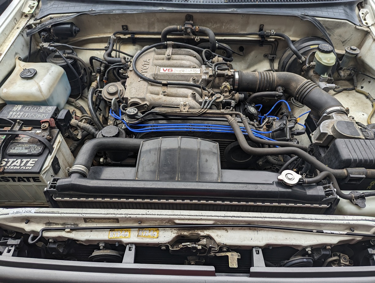 Complete engine front
